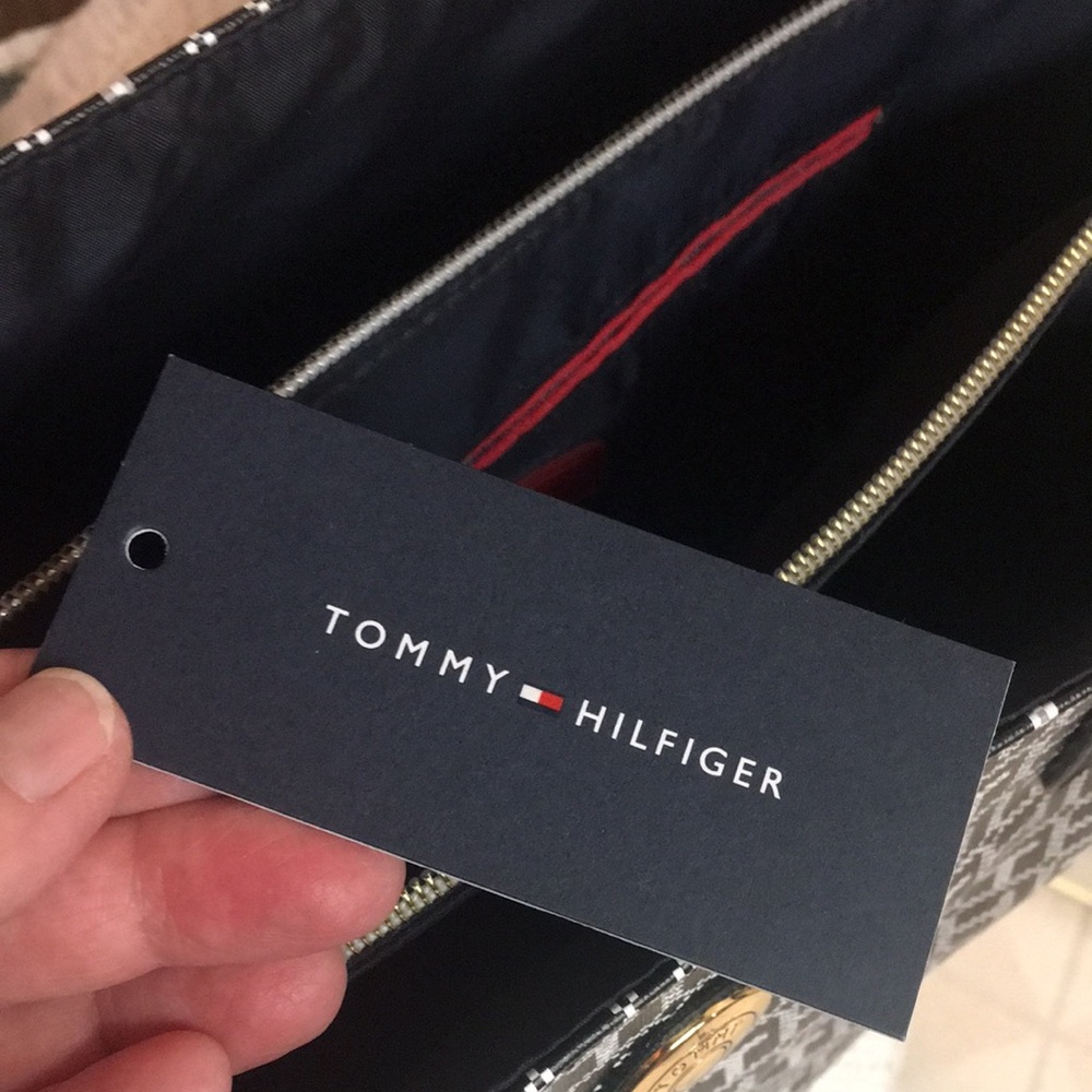 Tommy Hilfiger Black & White Tote Bag - Picture 9 of 10